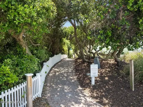 302 Governor Safford Lane Emerald Isle NC 28594