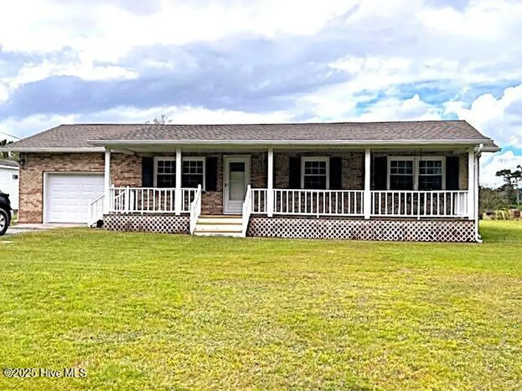 2064 Fountaintown Road Chinquapin NC 28521