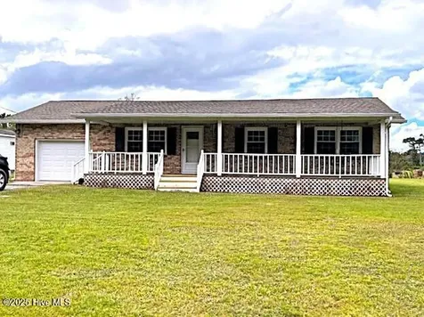 2064 Fountaintown Road Chinquapin NC 28521
