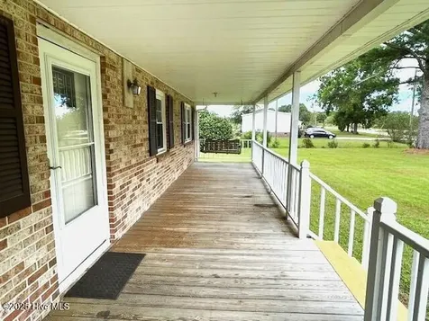 2064 Fountaintown Road Chinquapin NC 28521