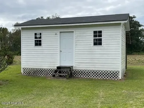 2064 Fountaintown Road Chinquapin NC 28521