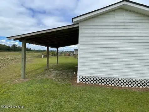2064 Fountaintown Road Chinquapin NC 28521