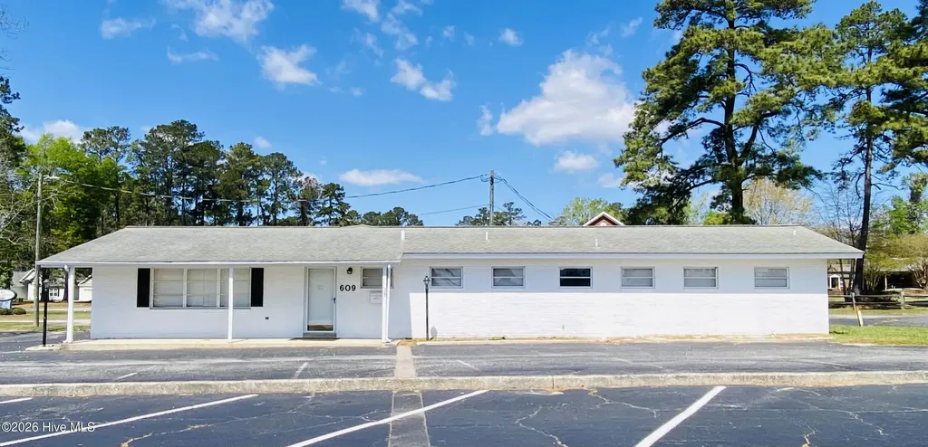 609 Jefferson Street Whiteville NC 28472