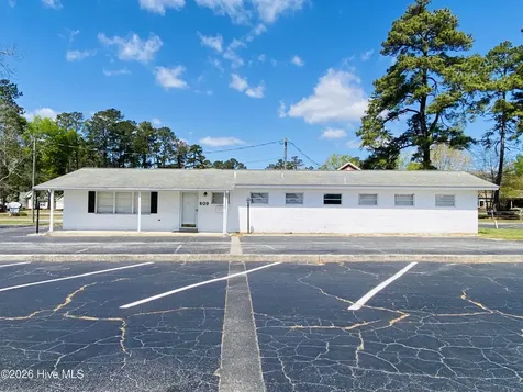 609 Jefferson Street Whiteville NC 28472