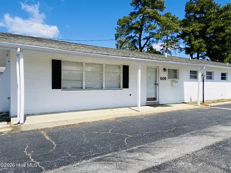 609 Jefferson Street Whiteville NC 28472