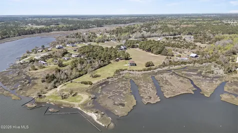 301 Intracoastal Court Sneads Ferry NC 28460