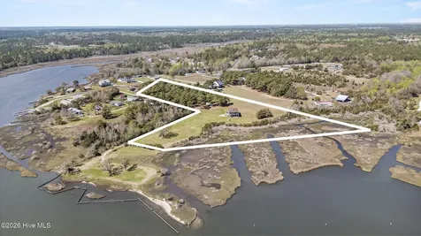301 Intracoastal Court Sneads Ferry NC 28460