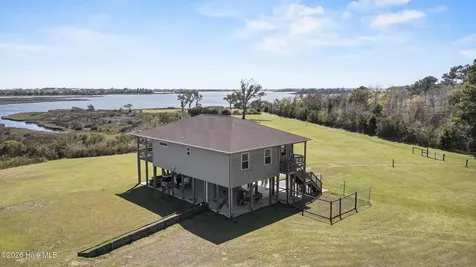 301 Intracoastal Court Sneads Ferry NC 28460