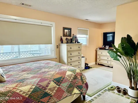 197 S River Drive Beaufort NC 28516