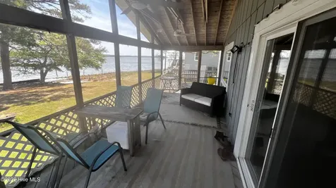 197 S River Drive Beaufort NC 28516