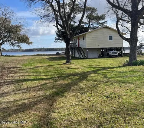 197 S River Drive Beaufort NC 28516