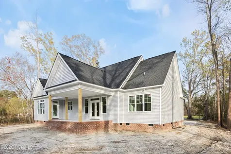 904 Broomfield Trail Elizabeth City NC 27909