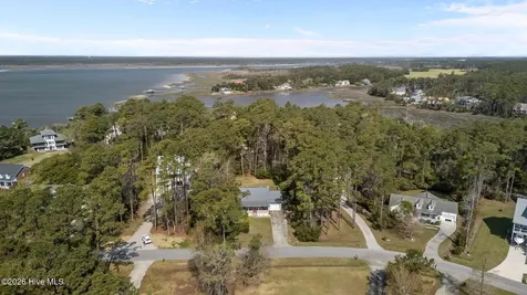 741 Comet Drive Beaufort NC 28516