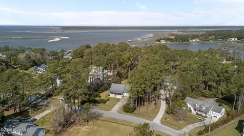 741 Comet Drive Beaufort NC 28516