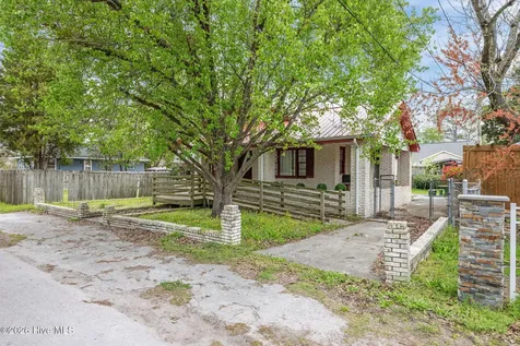 812 Smith Street New Bern NC 28560