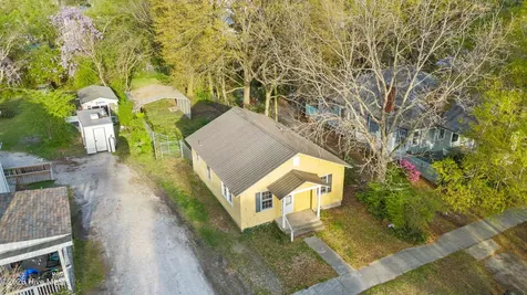 108 N Dickerson Street Burgaw NC 28425