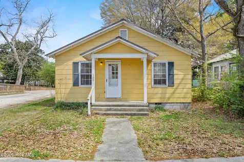 108 N Dickerson Street Burgaw NC 28425
