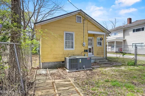 108 N Dickerson Street Burgaw NC 28425