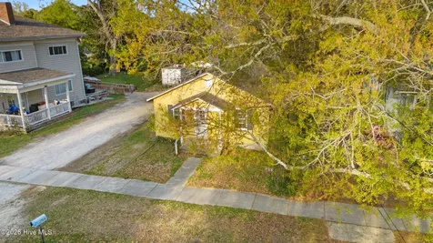 108 N Dickerson Street Burgaw NC 28425