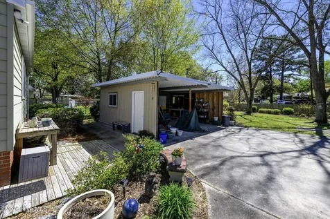 1813 Tryon Road New Bern NC 28560