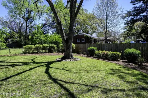 1813 Tryon Road New Bern NC 28560
