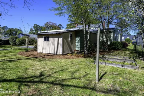 1813 Tryon Road New Bern NC 28560