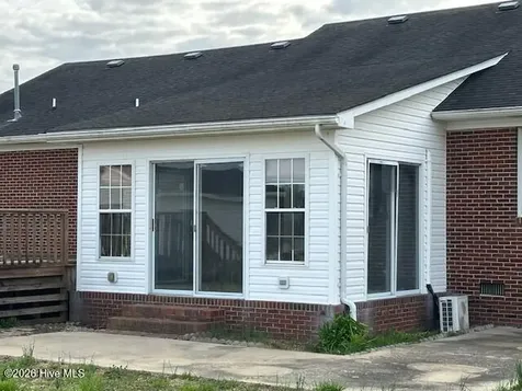 813 Cherry Glade Road Elizabeth City NC 27909