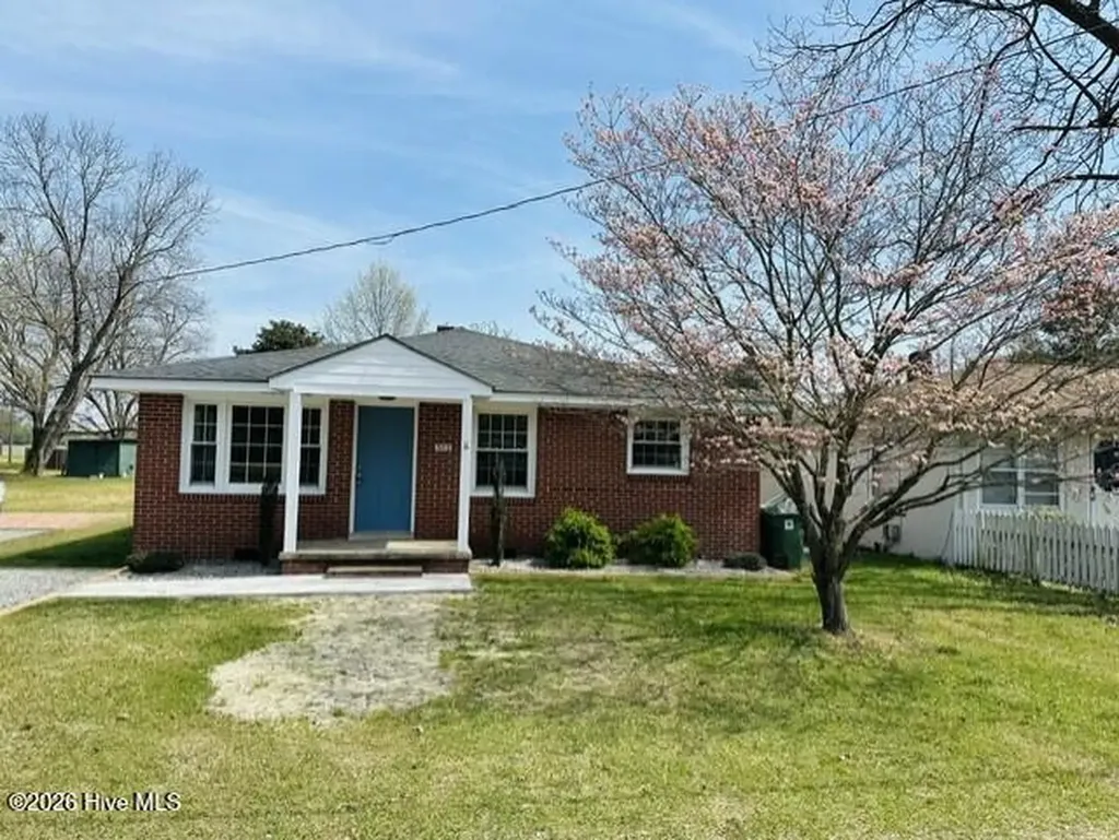 302 NE Railroad Street Pikeville NC 27863