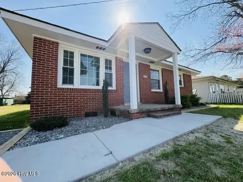 302 NE Railroad Street Pikeville NC 27863