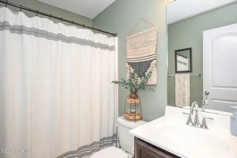 115 Heaven's Gate Drive Jacksonville NC 28546