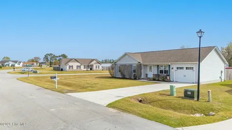 115 Heaven's Gate Drive Jacksonville NC 28546