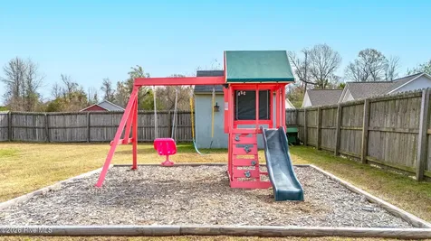 115 Heaven's Gate Drive Jacksonville NC 28546