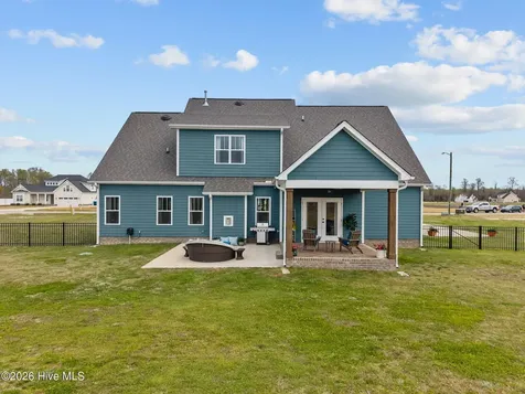 2754 Windflower Lane Grimesland NC 27837