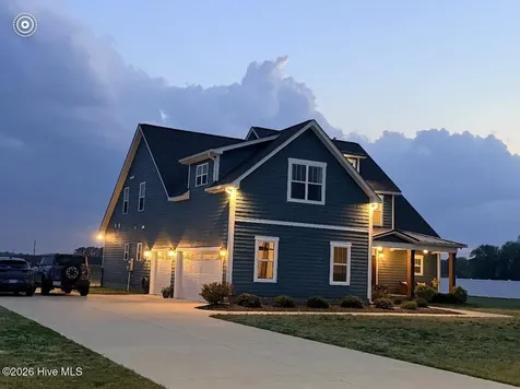 2754 Windflower Lane Grimesland NC 27837