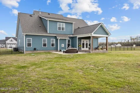 2754 Windflower Lane Grimesland NC 27837