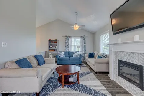316 Bay Circle North Topsail Beach NC 28460
