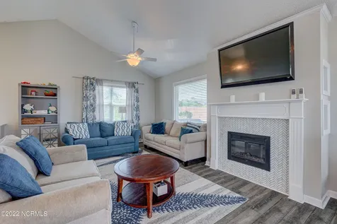 316 Bay Circle North Topsail Beach NC 28460