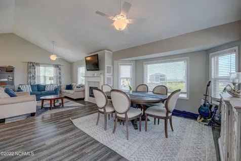 316 Bay Circle North Topsail Beach NC 28460