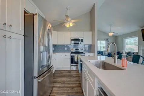 316 Bay Circle North Topsail Beach NC 28460