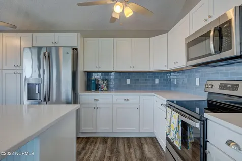 316 Bay Circle North Topsail Beach NC 28460