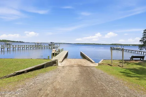 135 Otway Burns Drive Swansboro NC 28584