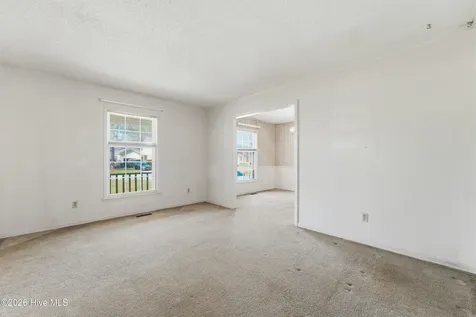 312 King Richard Court Jacksonville NC 28546