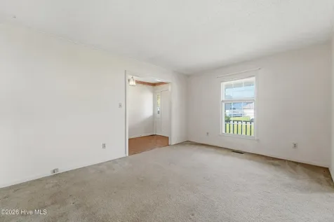 312 King Richard Court Jacksonville NC 28546
