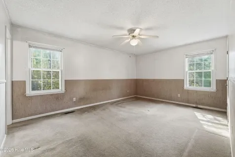 312 King Richard Court Jacksonville NC 28546