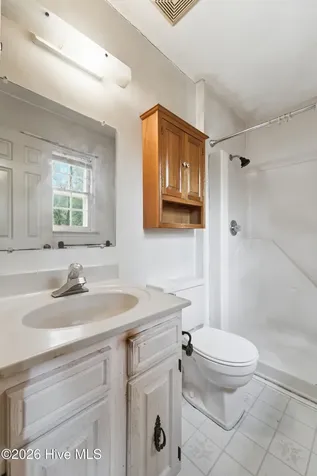 312 King Richard Court Jacksonville NC 28546