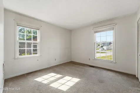 312 King Richard Court Jacksonville NC 28546