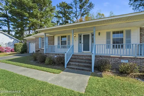 312 King Richard Court Jacksonville NC 28546