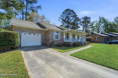 312 King Richard Court Jacksonville NC 28546