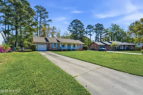 312 King Richard Court Jacksonville NC 28546