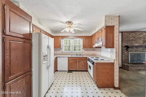 312 King Richard Court Jacksonville NC 28546